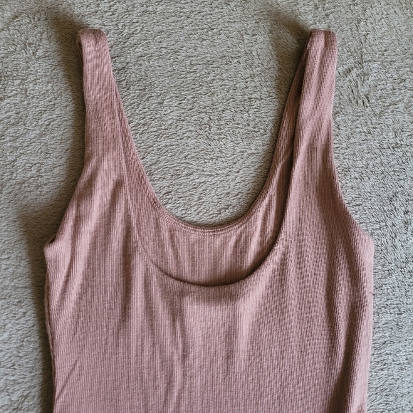 Aritzia Babaton scoop neck ribbed tank thong bodysuit size XS - Picture 6 of 11